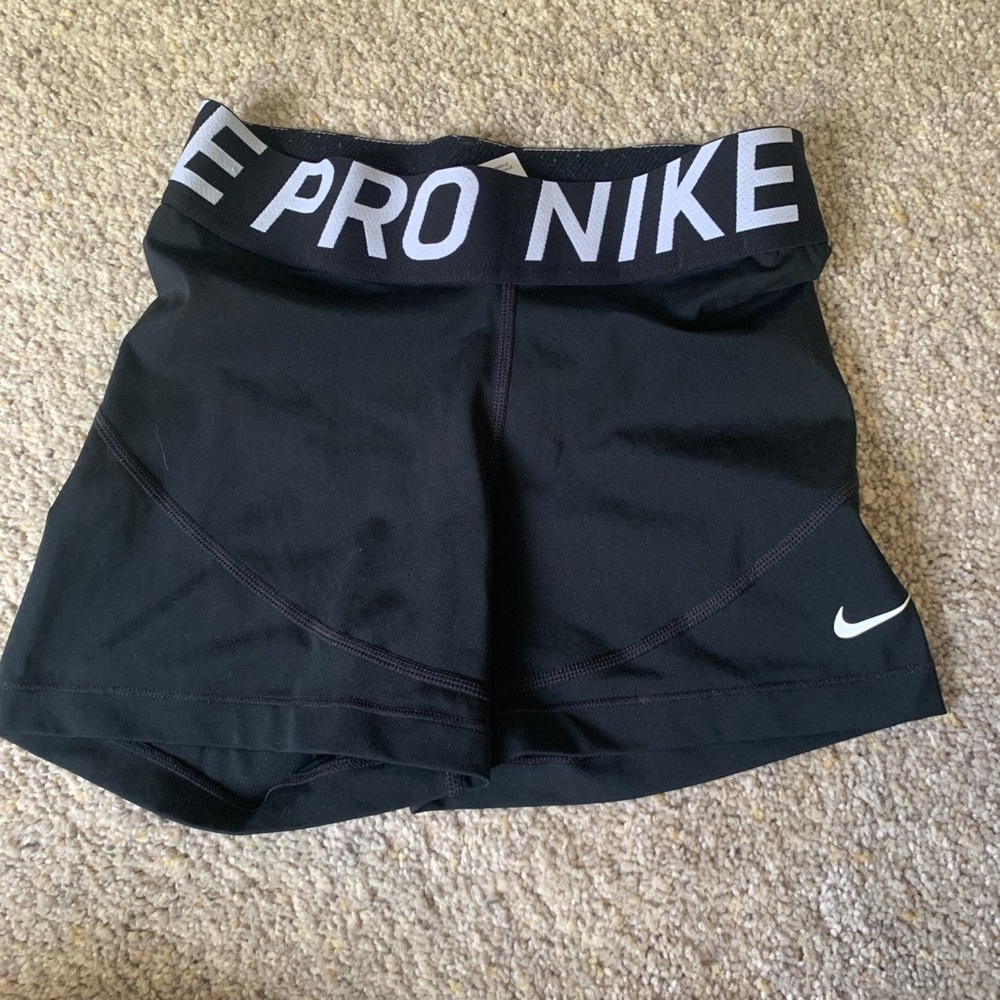 BLACK NIKE PROS